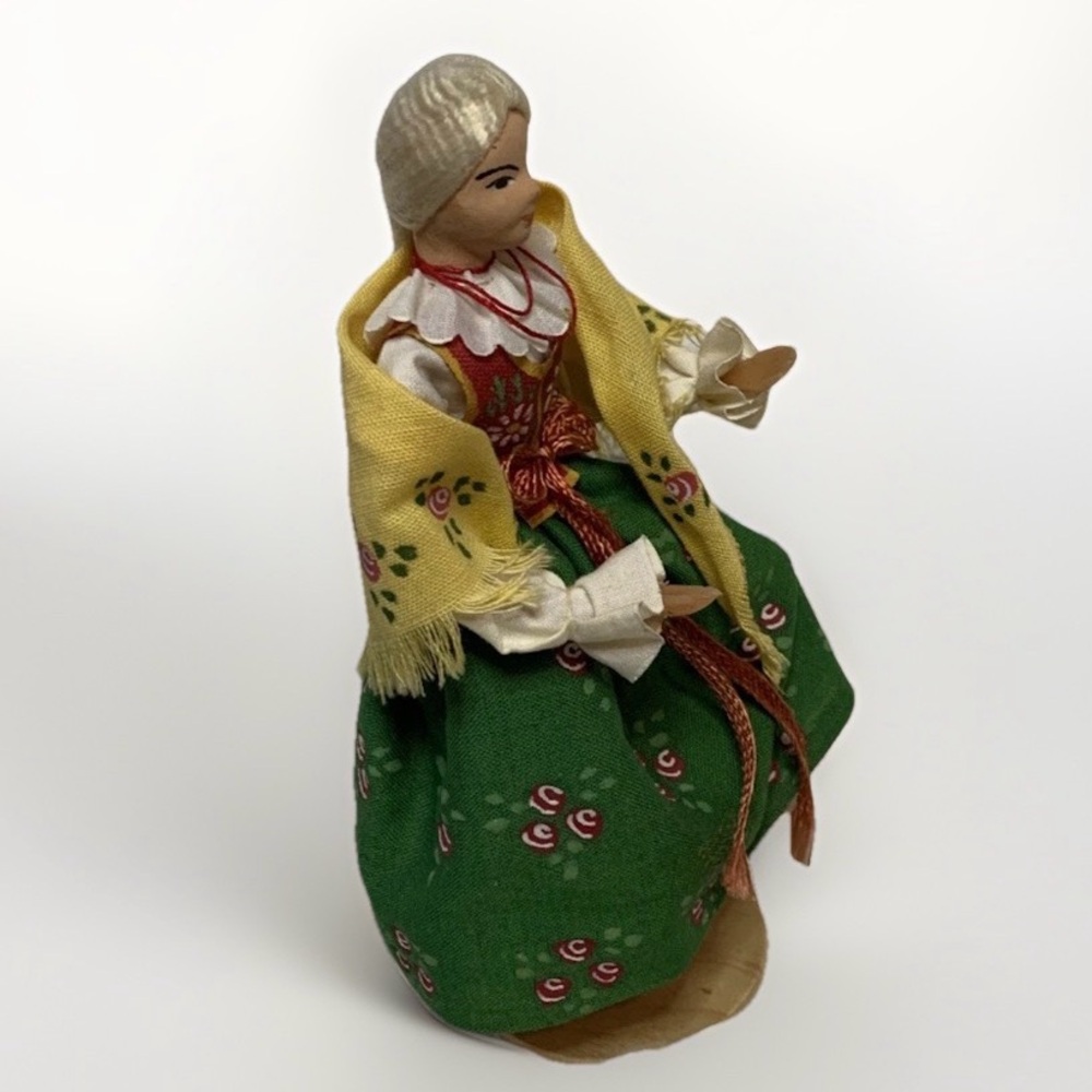 Vintage Polish Folk Costume Doll on Platform - Picture 4 of 7
